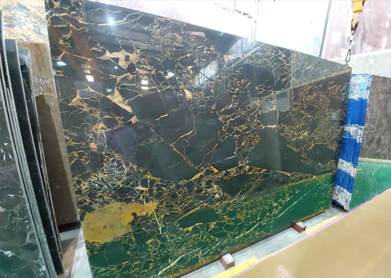 den hoa vang